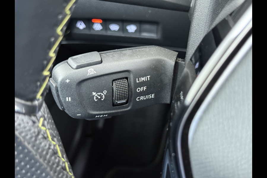 Peugeot e-2008 EV GT Pack SOH 90% Panoramadak Adap.Cruise 360°Camera Stoelverwarming Apple Carplay Android Auto 50kWh Navi Ecc Lmv Led Lane Assist Voorruitverwarming 1e Eigenaar Dealeronderhouden Origineel Nederlandse Auto