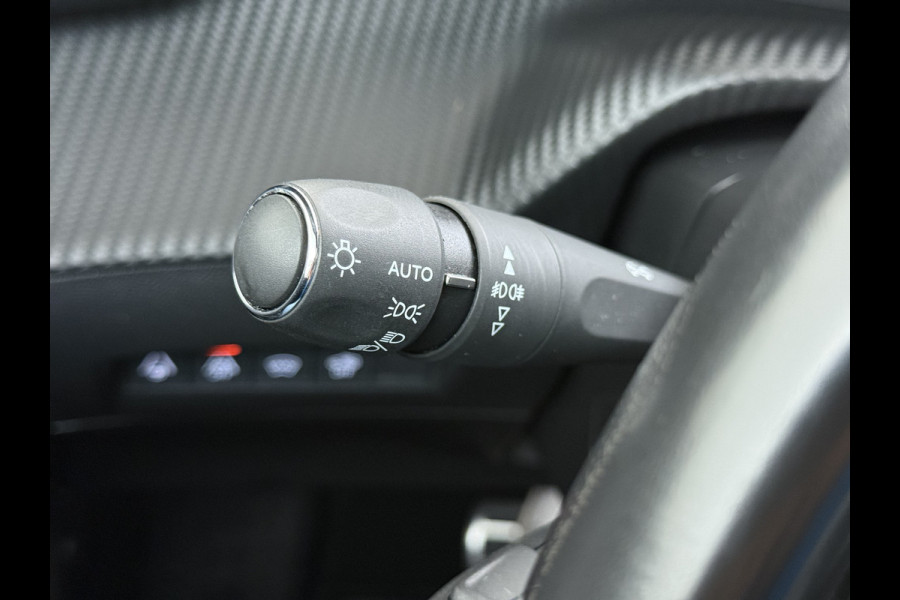 Peugeot e-2008 EV GT Pack SOH 90% Panoramadak Adap.Cruise 360°Camera Stoelverwarming Apple Carplay Android Auto 50kWh Navi Ecc Lmv Led Lane Assist Voorruitverwarming 1e Eigenaar Dealeronderhouden Origineel Nederlandse Auto