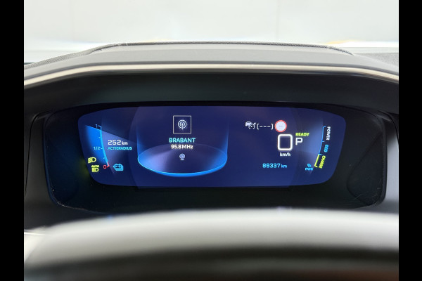 Peugeot e-2008 EV GT Pack SOH 90% Panoramadak Adap.Cruise 360°Camera Stoelverwarming Apple Carplay Android Auto 50kWh Navi Ecc Lmv Led Lane Assist Voorruitverwarming 1e Eigenaar Dealeronderhouden Origineel Nederlandse Auto