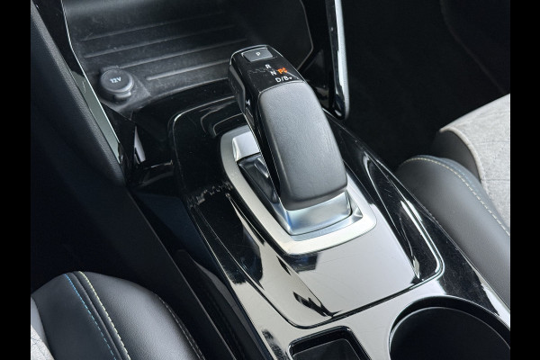 Peugeot e-2008 EV GT Pack SOH 90% Panoramadak Adap.Cruise 360°Camera Stoelverwarming Apple Carplay Android Auto 50kWh Navi Ecc Lmv Led Lane Assist Voorruitverwarming 1e Eigenaar Dealeronderhouden Origineel Nederlandse Auto