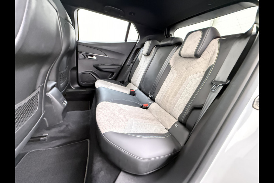 Peugeot e-2008 EV GT Pack SOH 90% Panoramadak Adap.Cruise 360°Camera Stoelverwarming Apple Carplay Android Auto 50kWh Navi Ecc Lmv Led Lane Assist Voorruitverwarming 1e Eigenaar Dealeronderhouden Origineel Nederlandse Auto