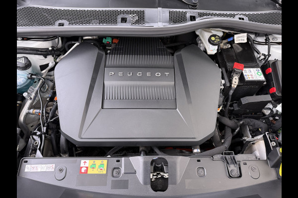 Peugeot e-2008 EV GT Pack SOH 90% Panoramadak Adap.Cruise 360°Camera Stoelverwarming Apple Carplay Android Auto 50kWh Navi Ecc Lmv Led Lane Assist Voorruitverwarming 1e Eigenaar Dealeronderhouden Origineel Nederlandse Auto