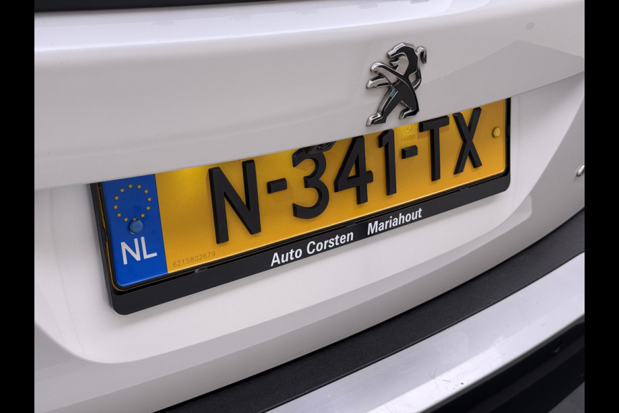 Peugeot e-2008 EV GT Pack SOH 90% Panoramadak Adap.Cruise 360°Camera Stoelverwarming Apple Carplay Android Auto 50kWh Navi Ecc Lmv Led Lane Assist Voorruitverwarming 1e Eigenaar Dealeronderhouden Origineel Nederlandse Auto
