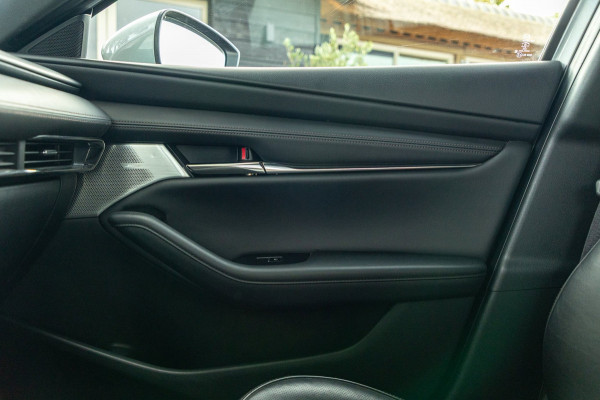 Mazda 3 2.0 e-SkyActiv-X M Hybrid 180 Luxury I Leder I adap cruise I Bose I