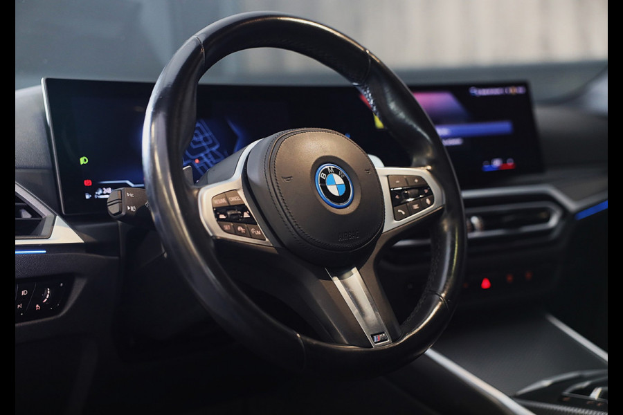 BMW 3 Serie Touring 320e M Line / Head Up / Memory / Navi / Camera / Acc / F1 / Open Panoramadak / Led / Pdc / 19 Inch