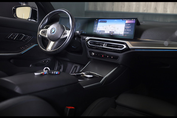BMW 3 Serie Touring 320e M Line / Head Up / Memory / Navi / Camera / Acc / F1 / Open Panoramadak / Led / Pdc / 19 Inch