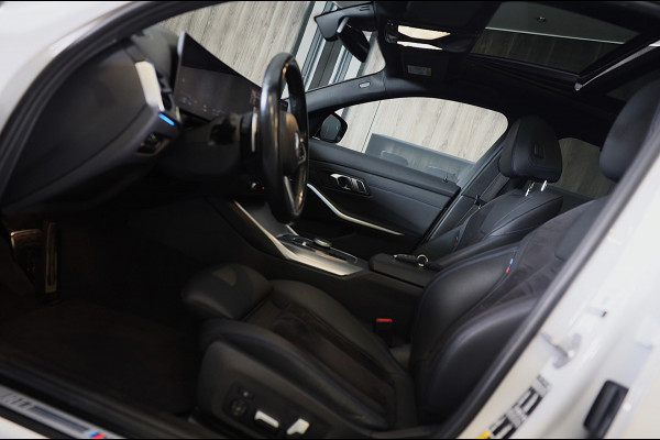 BMW 3 Serie Touring 320e M Line / Head Up / Memory / Navi / Camera / Acc / F1 / Open Panoramadak / Led / Pdc / 19 Inch