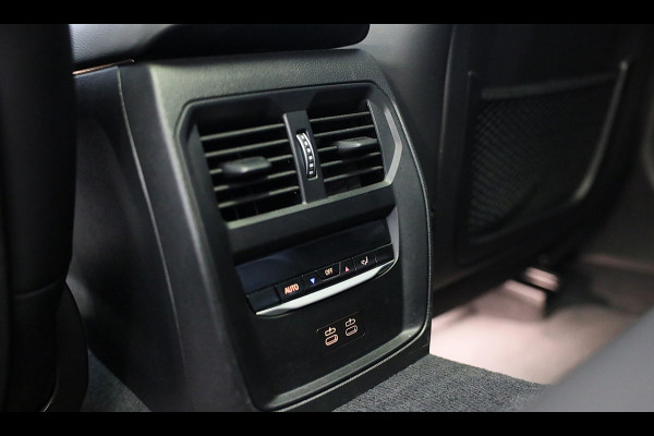BMW 3 Serie Touring 320e M Line / Head Up / Memory / Navi / Camera / Acc / F1 / Open Panoramadak / Led / Pdc / 19 Inch