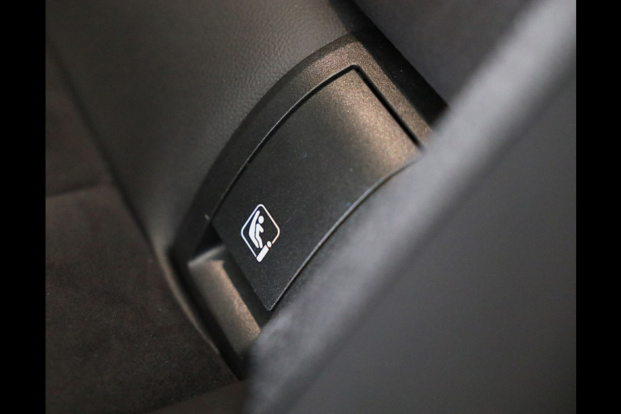 BMW 3 Serie Touring 320e M Line / Head Up / Memory / Navi / Camera / Acc / F1 / Open Panoramadak / Led / Pdc / 19 Inch