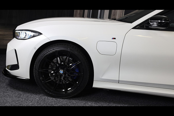 BMW 3 Serie Touring 320e M Line / Head Up / Memory / Navi / Camera / Acc / F1 / Open Panoramadak / Led / Pdc / 19 Inch