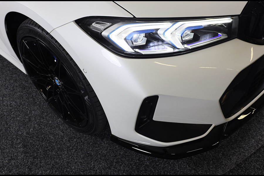 BMW 3 Serie Touring 320e M Line / Head Up / Memory / Navi / Camera / Acc / F1 / Open Panoramadak / Led / Pdc / 19 Inch