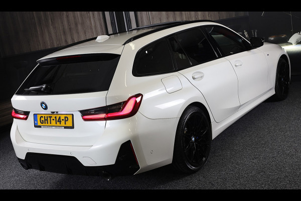 BMW 3 Serie Touring 320e M Line / Head Up / Memory / Navi / Camera / Acc / F1 / Open Panoramadak / Led / Pdc / 19 Inch