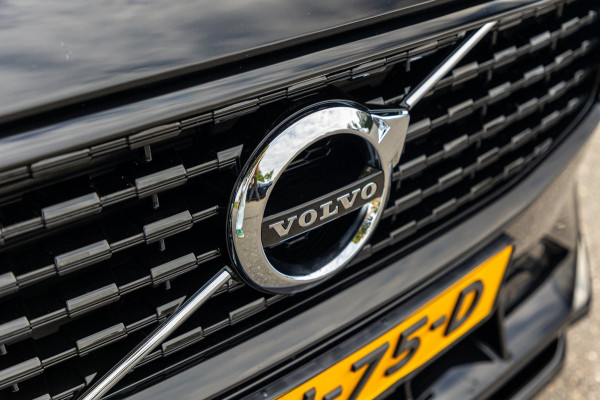 Volvo S60 2.0 Recharge T6 AWD R-Design 20inch Maxton Black edition R-design