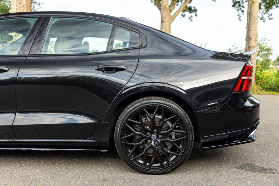 Volvo S60 2.0 Recharge T6 AWD R-Design 20inch Maxton Black edition R-design