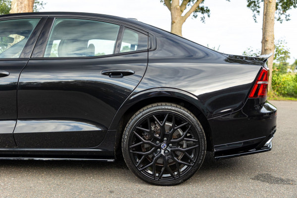 Volvo S60 2.0 Recharge T6 AWD R-Design 20inch Maxton Black edition R-design