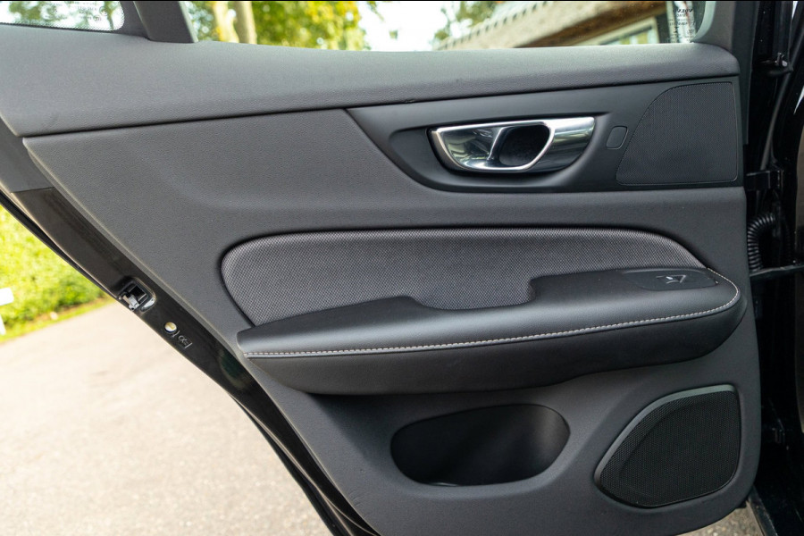 Volvo S60 2.0 Recharge T6 AWD R-Design 20inch Maxton Black edition R-design