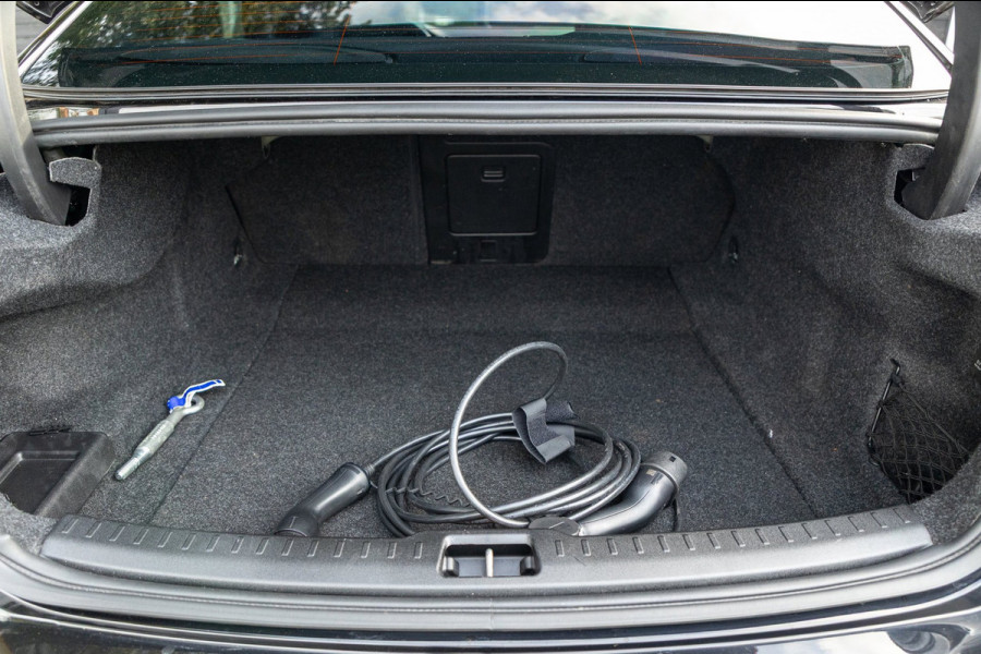Volvo S60 2.0 Recharge T6 AWD R-Design 20inch Maxton Black edition R-design
