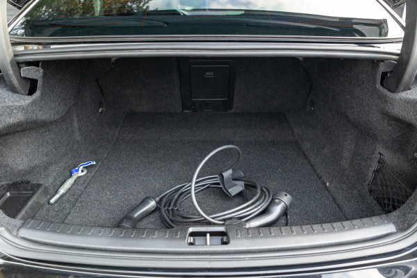 Volvo S60 2.0 Recharge T6 AWD R-Design 20inch Maxton Black edition R-design
