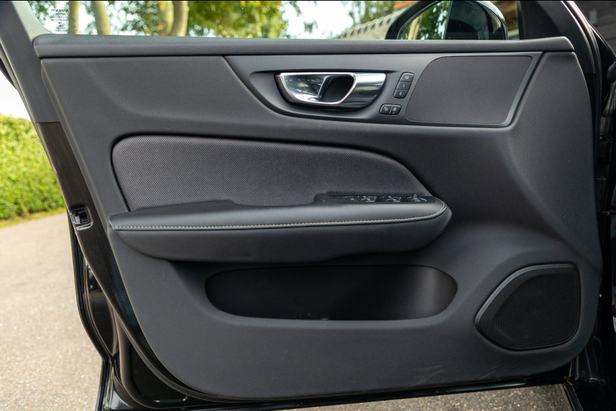 Volvo S60 2.0 Recharge T6 AWD R-Design 20inch Maxton Black edition R-design