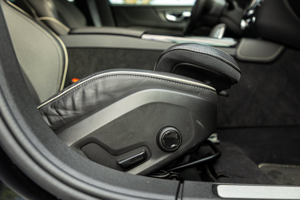 Volvo S60 2.0 Recharge T6 AWD R-Design 20inch Maxton Black edition R-design