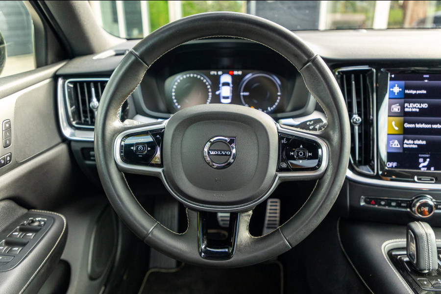 Volvo S60 2.0 Recharge T6 AWD R-Design 20inch Maxton Black edition R-design