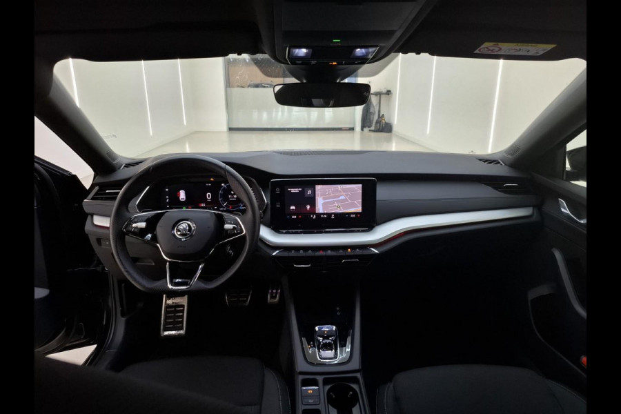 Škoda Octavia Combi 1.0 e-TSI Automaat Sport Business Trekhaak Navigatie Apple Carplay/ Android Auto Parkeersensoren Full led Virtual Cockpit Cruise control Climate control Lichtmetalen velgen Getinte ramen
