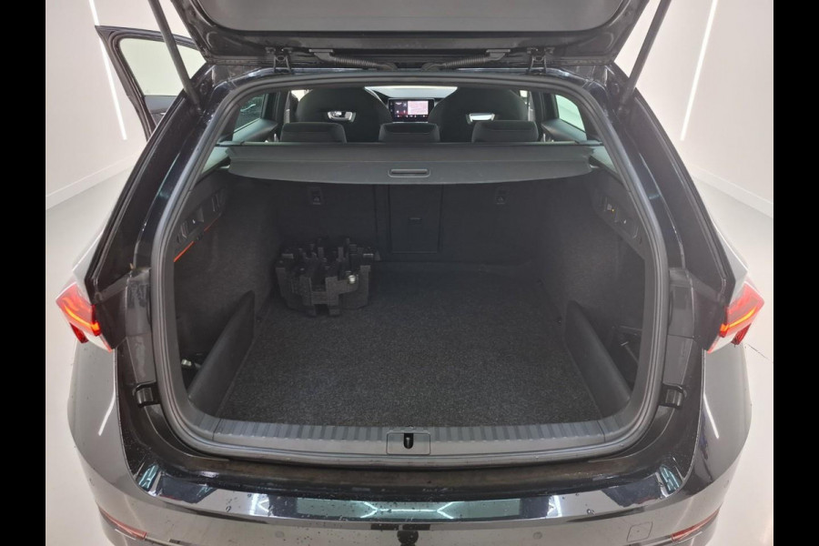 Škoda Octavia Combi 1.0 e-TSI Automaat Sport Business Trekhaak Navigatie Apple Carplay/ Android Auto Parkeersensoren Full led Virtual Cockpit Cruise control Climate control Lichtmetalen velgen Getinte ramen