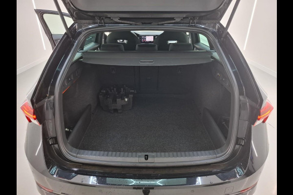 Škoda Octavia Combi 1.0 e-TSI Automaat Sport Business Trekhaak Navigatie Apple Carplay/ Android Auto Parkeersensoren Full led Virtual Cockpit Cruise control Climate control Lichtmetalen velgen Getinte ramen
