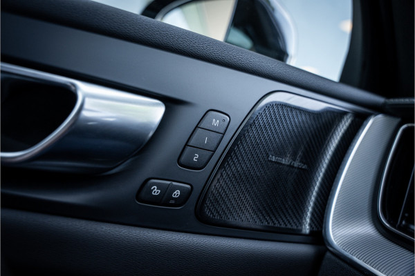 Volvo XC60 T8 Recharge Plus Black Edition ** Panodak ** HUD ** Facelift ** Harman/Kardon