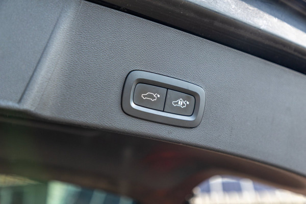 Volvo XC40 2.0 T4 Momentum Pro I Camera I apple android I zeer netjes I