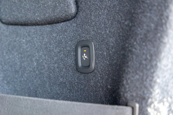 Volvo XC40 2.0 T4 Momentum Pro I Camera I apple android I zeer netjes I