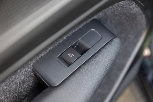 Volvo XC40 2.0 T4 Momentum Pro I Camera I apple android I zeer netjes I