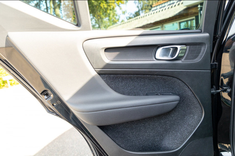 Volvo XC40 2.0 T4 Momentum Pro I Camera I apple android I zeer netjes I