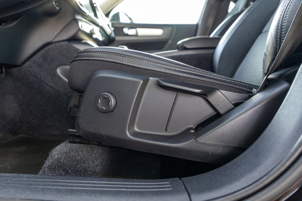 Volvo XC40 2.0 T4 Momentum Pro I Camera I apple android I zeer netjes I