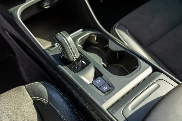 Volvo XC40 2.0 T4 Momentum Pro I Camera I apple android I zeer netjes I