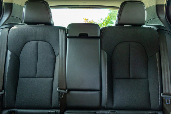 Volvo XC40 2.0 T4 Momentum Pro I Camera I apple android I zeer netjes I