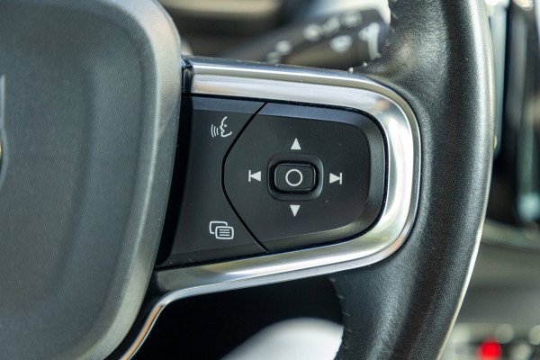 Volvo XC40 2.0 T4 Momentum Pro I Camera I apple android I zeer netjes I