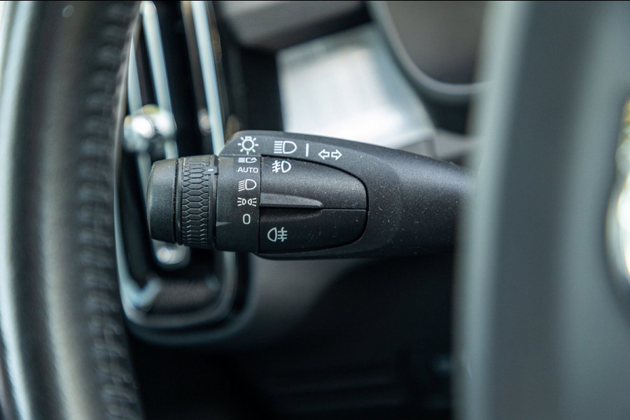 Volvo XC40 2.0 T4 Momentum Pro I Camera I apple android I zeer netjes I