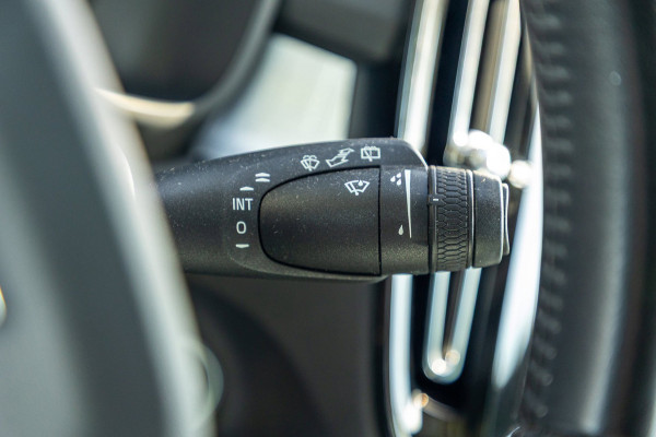 Volvo XC40 2.0 T4 Momentum Pro I Camera I apple android I zeer netjes I
