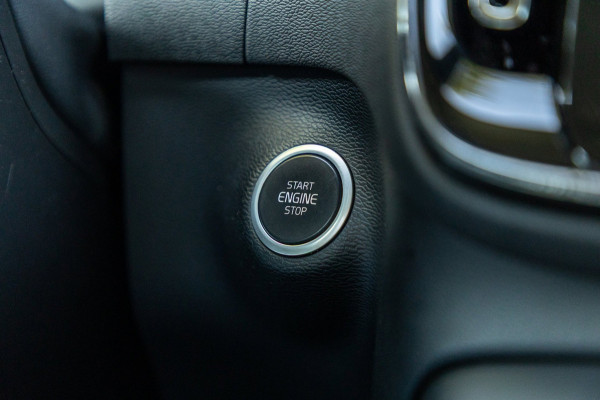 Volvo XC40 2.0 T4 Momentum Pro I Camera I apple android I zeer netjes I