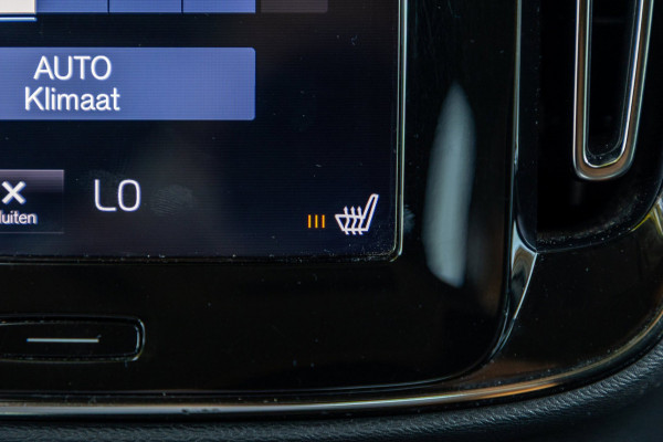 Volvo XC40 2.0 T4 Momentum Pro I Camera I apple android I zeer netjes I