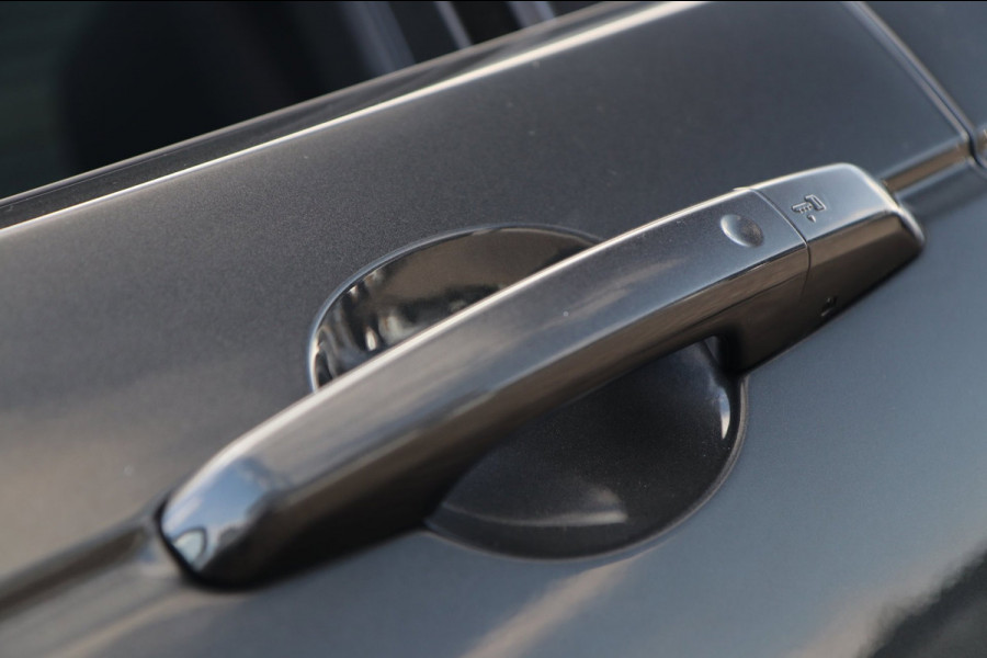 Land Rover Discovery Sport P300e 1.5 R-Dynamic SE / PANO / MEMORY / ACC / MERIDIAN / CAMERA / KEYLESS
