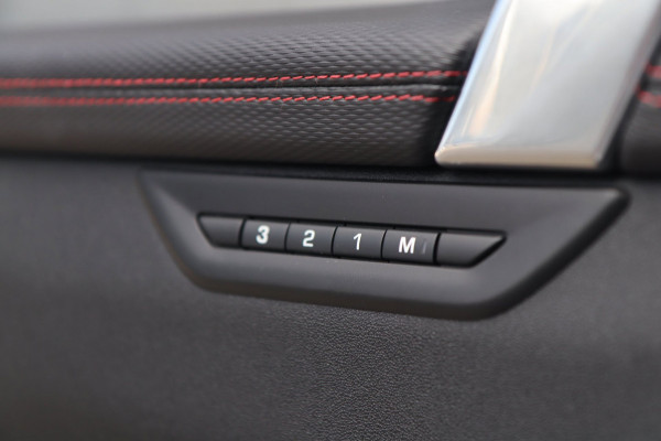 Land Rover Discovery Sport P300e 1.5 R-Dynamic SE / PANO / MEMORY / ACC / MERIDIAN / CAMERA / KEYLESS