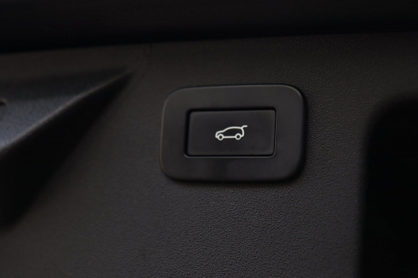 Land Rover Discovery Sport P300e 1.5 R-Dynamic SE / PANO / MEMORY / ACC / MERIDIAN / CAMERA / KEYLESS