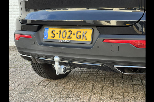 Volvo XC40 2.0 T4 R-Design Automaat Pano Trekhaak Camera Adaptive Cruise Leder Carplay Harman/Kardon All-Season banden