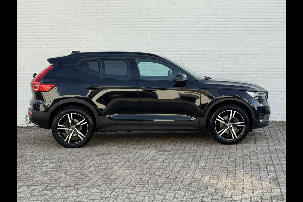 Volvo XC40 2.0 T4 R-Design Automaat Pano Trekhaak Camera Adaptive Cruise Leder Carplay Harman/Kardon All-Season banden