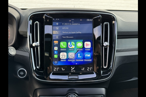 Volvo XC40 2.0 T4 R-Design Automaat Pano Trekhaak Camera Adaptive Cruise Leder Carplay Harman/Kardon All-Season banden