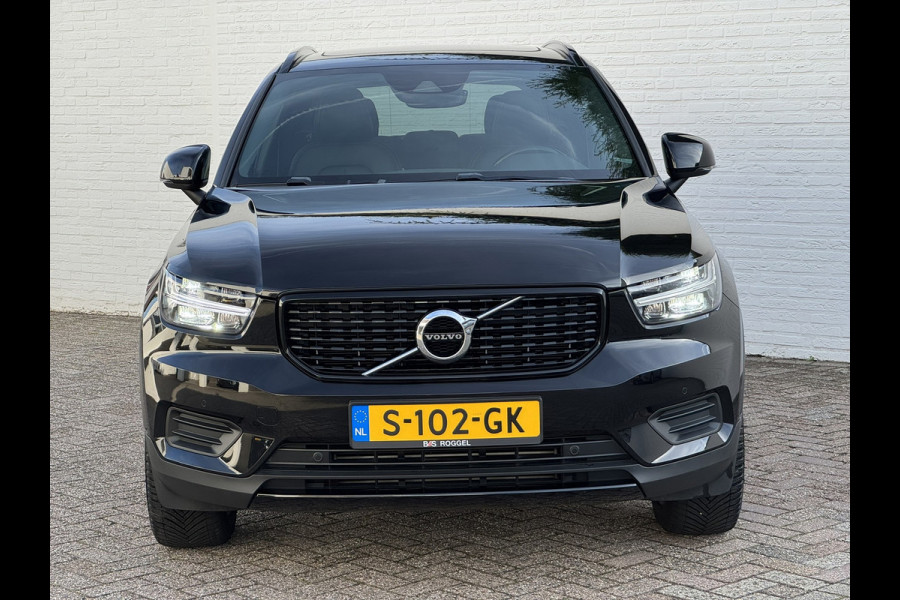 Volvo XC40 2.0 T4 R-Design Automaat Pano Trekhaak Camera Adaptive Cruise Leder Carplay Harman/Kardon All-Season banden