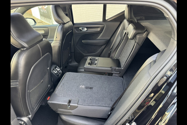 Volvo XC40 2.0 T4 R-Design Automaat Pano Trekhaak Camera Adaptive Cruise Leder Carplay Harman/Kardon All-Season banden