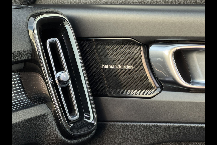 Volvo XC40 2.0 T4 R-Design Automaat Pano Trekhaak Camera Adaptive Cruise Leder Carplay Harman/Kardon All-Season banden